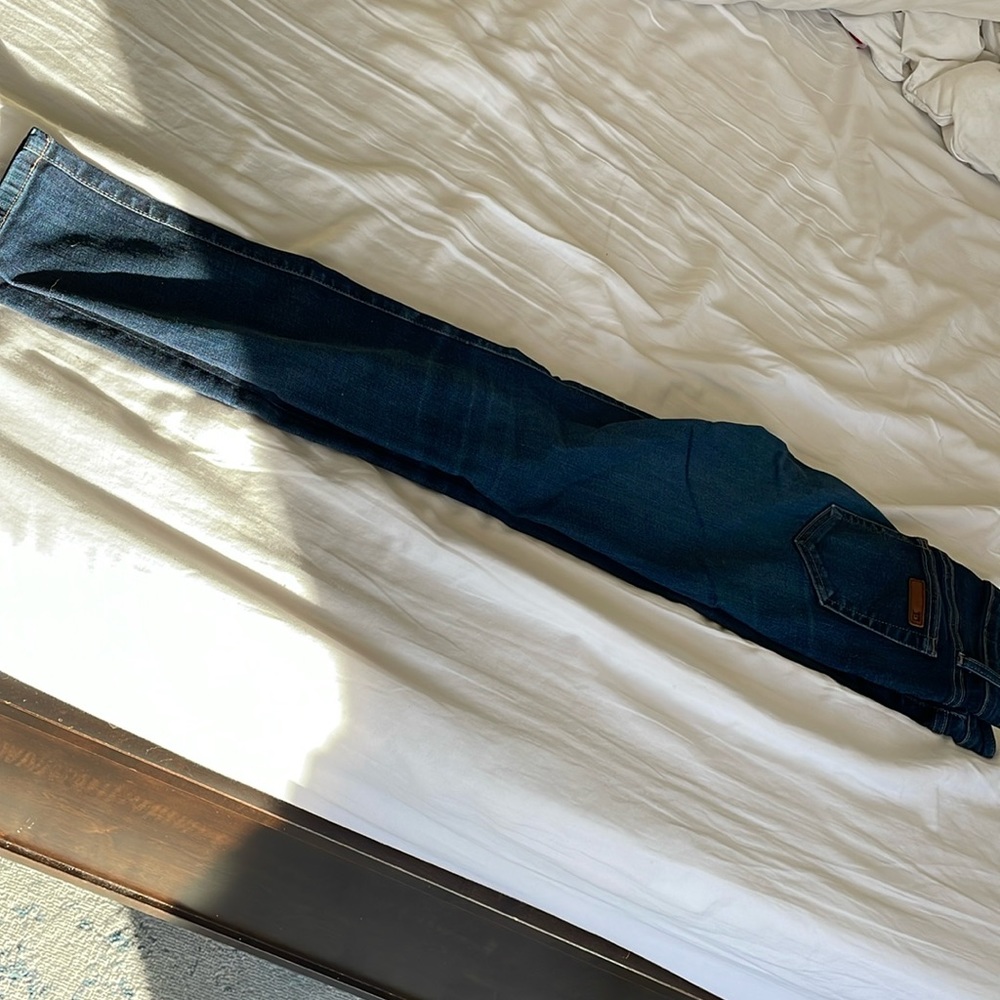 Blue skinny jeans